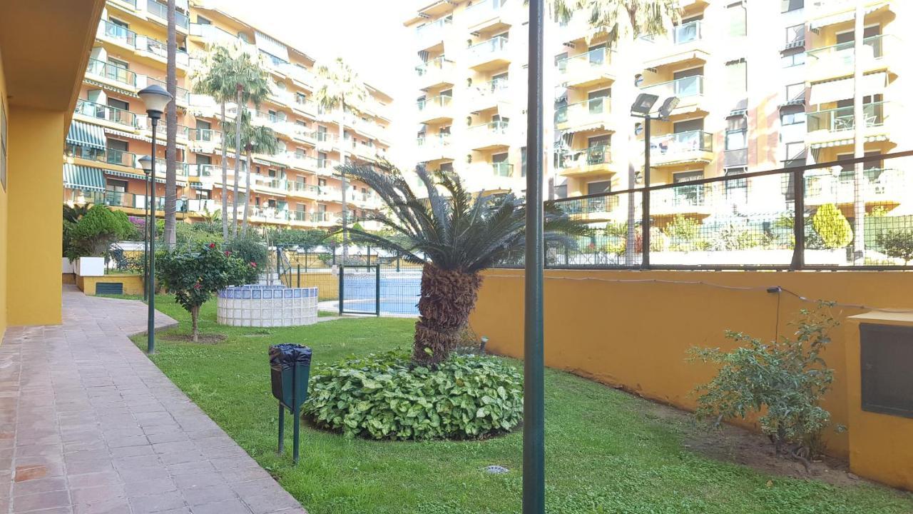 Impresionante Primera Linea De Playa, Bajondillo Beach Torremolinos Exteriör bild