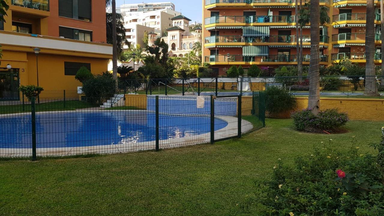 Impresionante Primera Linea De Playa, Bajondillo Beach Torremolinos Exteriör bild