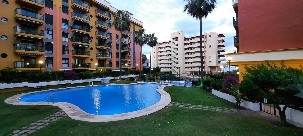 Impresionante Primera Linea De Playa, Bajondillo Beach Torremolinos Exteriör bild